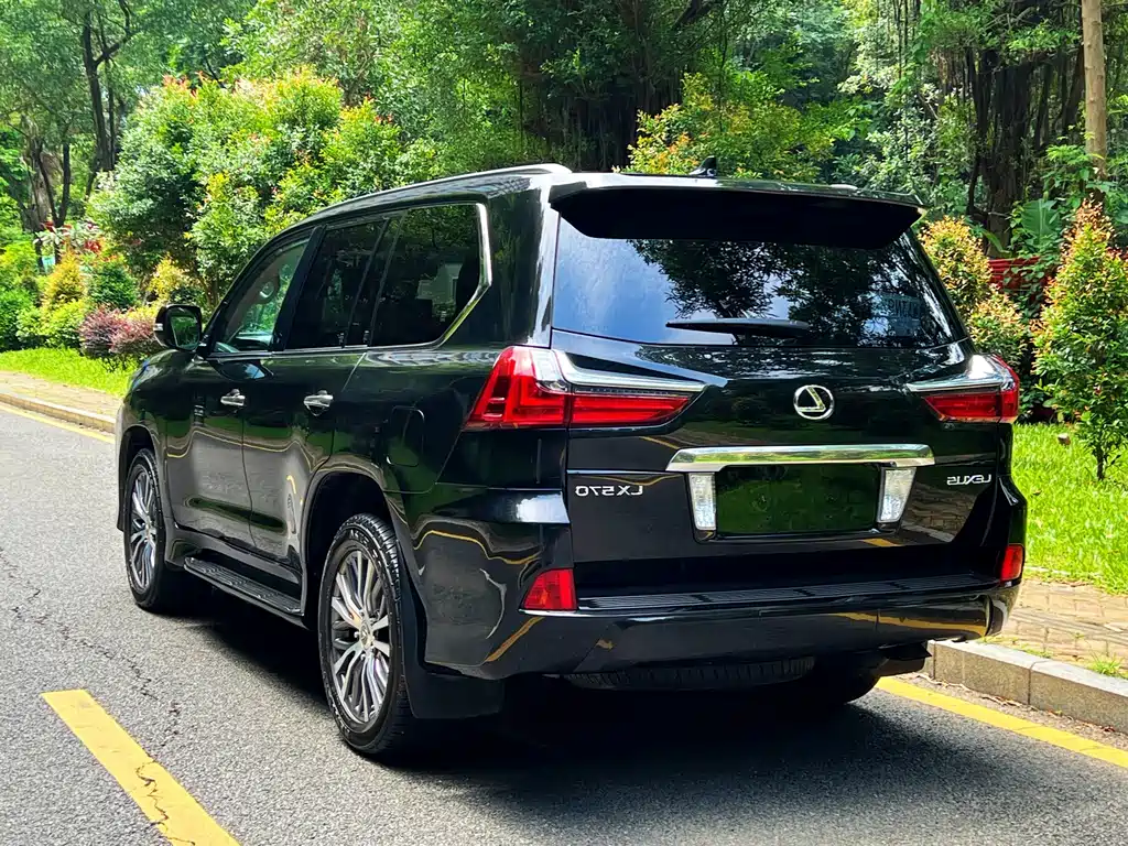 Lexus LX — миниатюра 17
