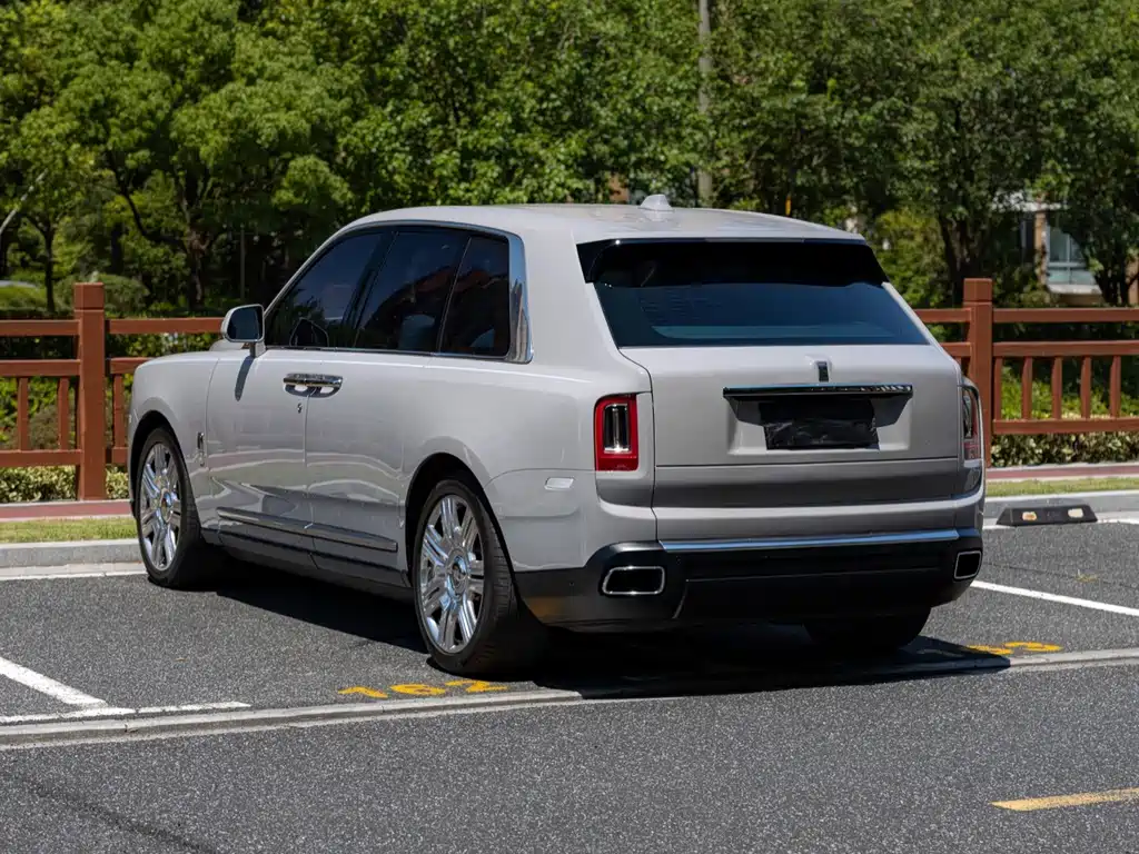 Rolls-Royce Cullinan — миниатюра 6