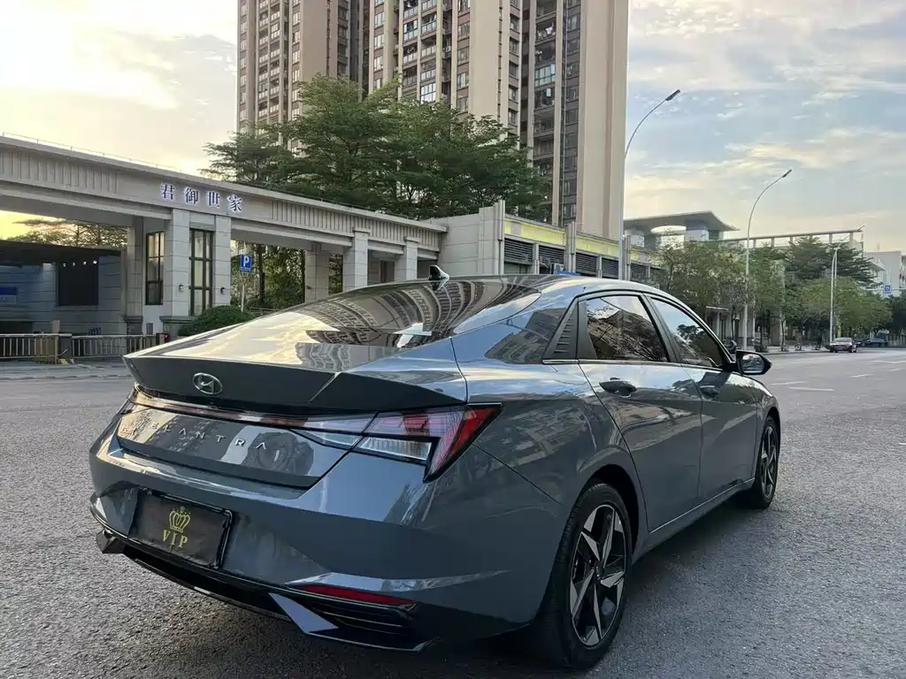 Hyundai Elantra — миниатюра 6