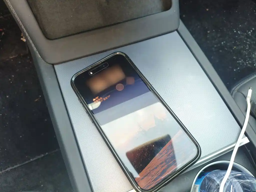 Tesla Model 3 — миниатюра 12