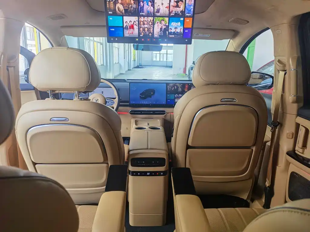 Voyah Dreamer PHEV 4WD Flagship Kunpeng Edition, фото 8