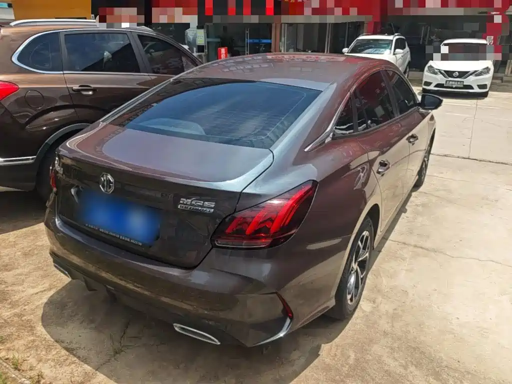 MG 5 2023 180DVVT CVT Luxury