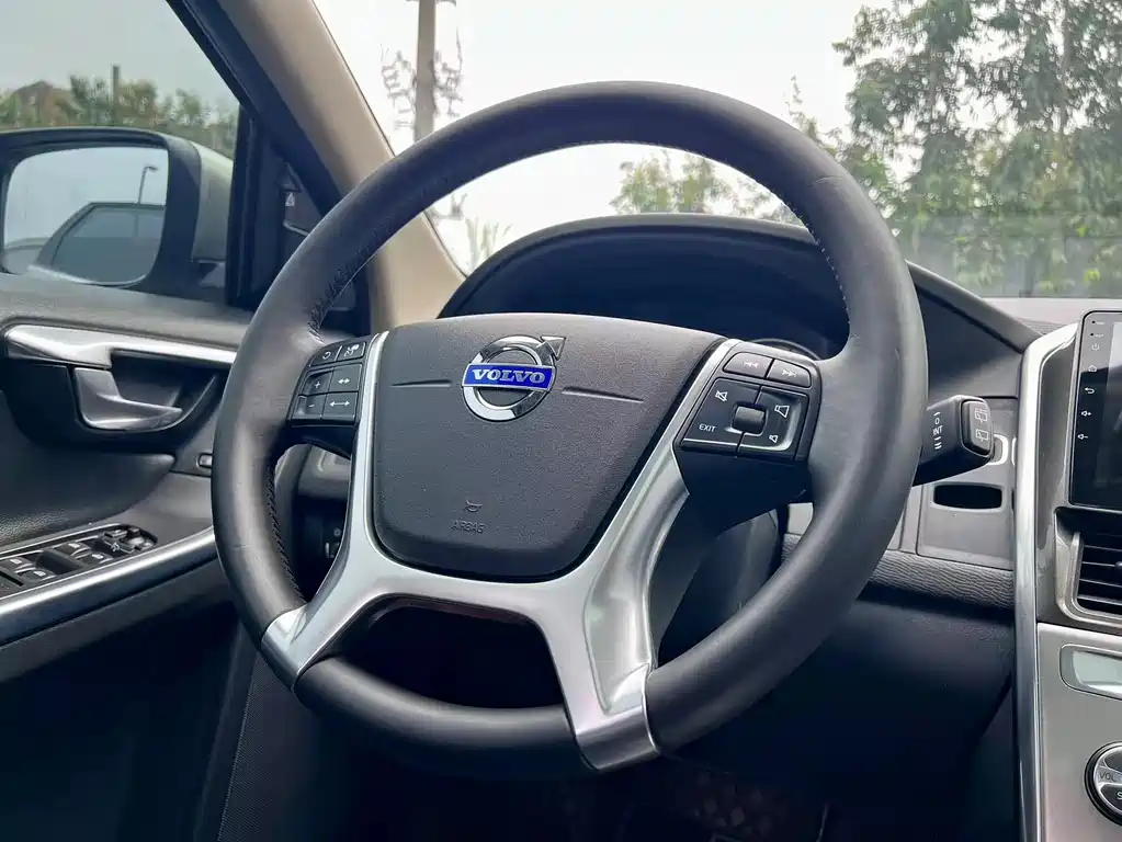 Volvo XC60 (Import) — миниатюра 12