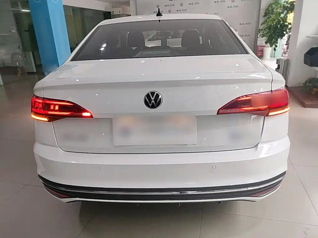 Volkswagen Bora 2023 200TSI DSG