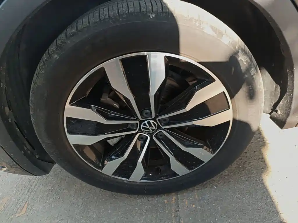 Volkswagen Tiguan L — миниатюра 23