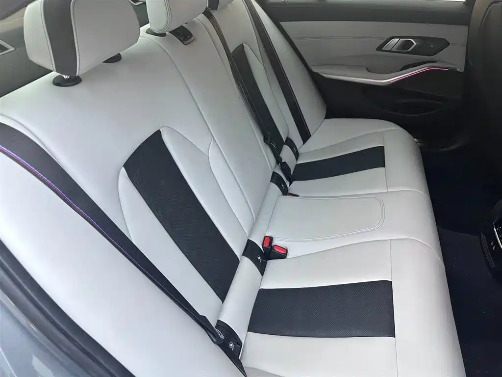 BMW M3 — миниатюра 10