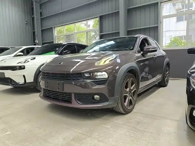 2019 Lynk & Co 02