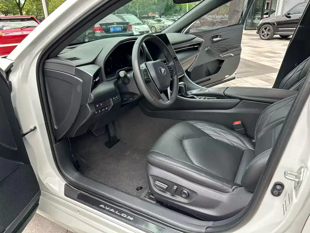 Toyota Avalon — миниатюра 9