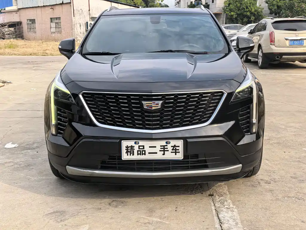 CADILLAC XT4