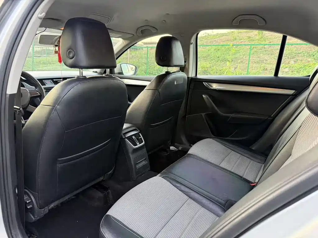 Skoda Octavia — миниатюра 7