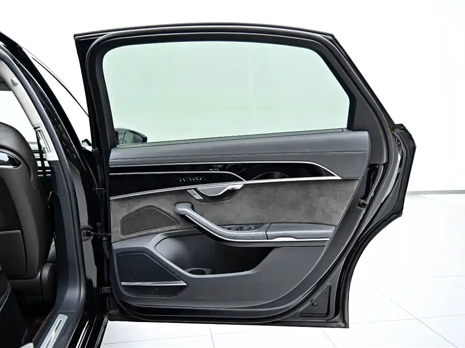 Audi A8 New Energy A8L 60 TFSIe quattro Collection Edition, фото 22