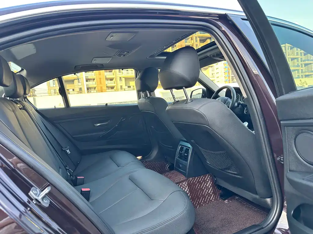 BMW 3 Series — миниатюра 12