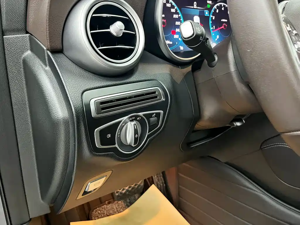 Mercedes-Benz GLC — миниатюра 13