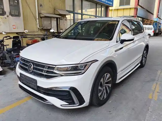 Volkswagen Tiguan L PHEV