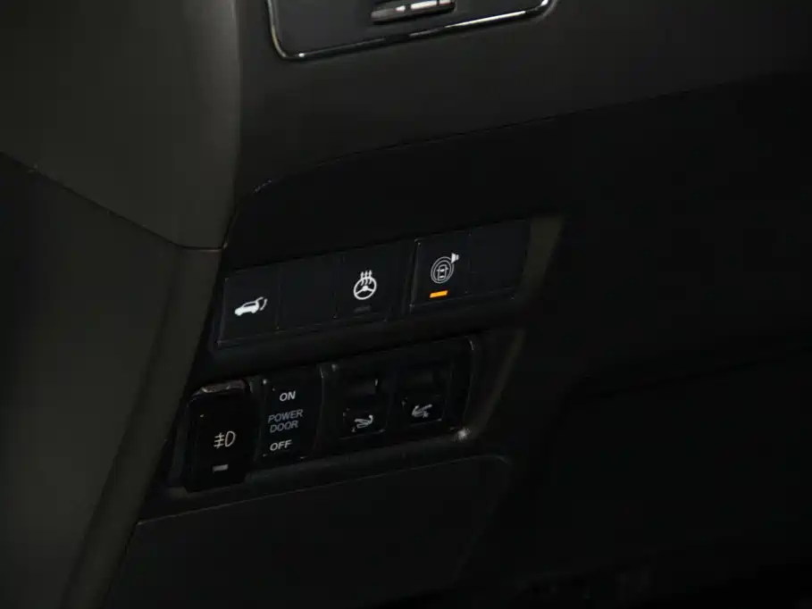Infiniti QX80 — миниатюра 24