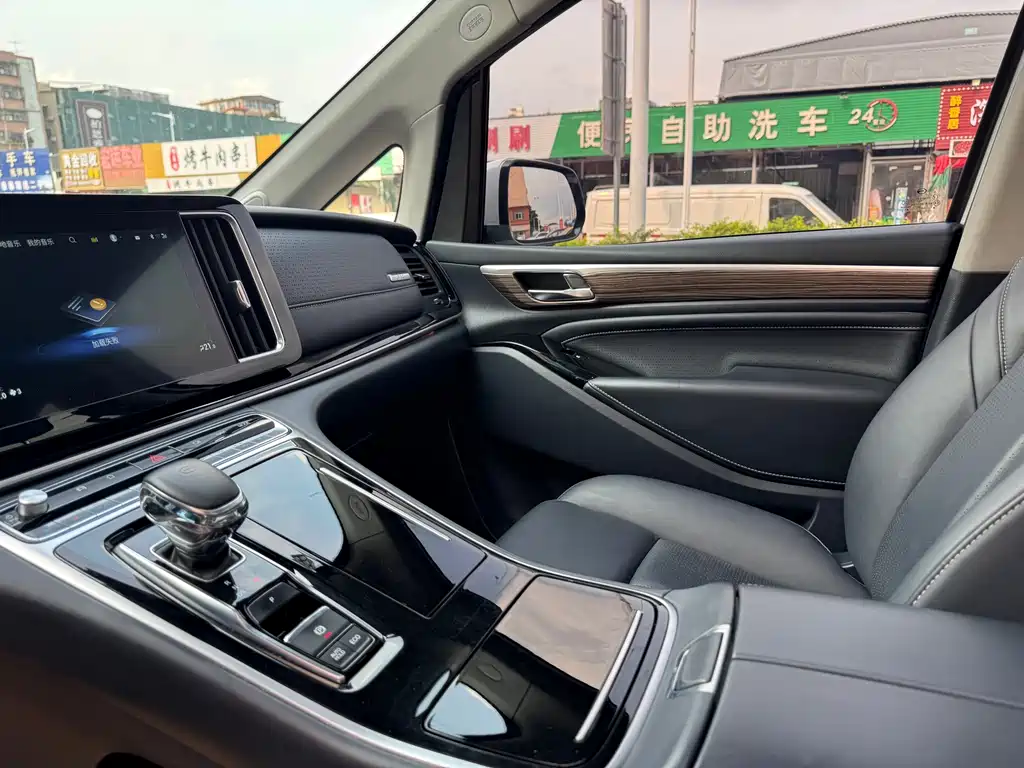 GAC Motor M8 Grand Master Series 390T Premium Edition, фото 10
