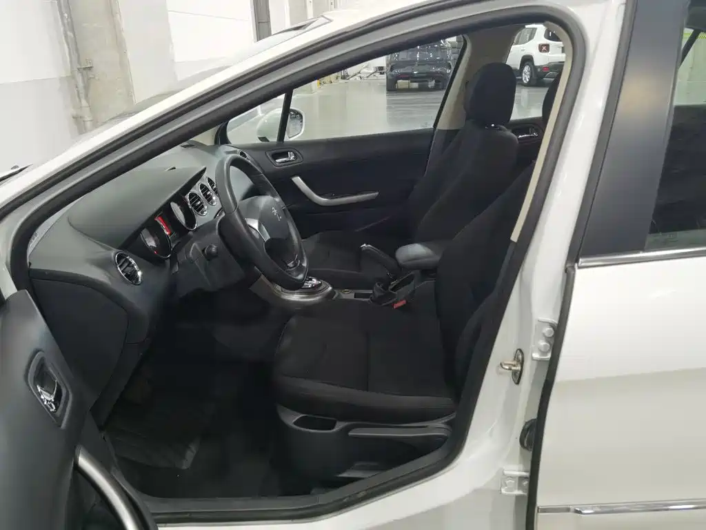 Peugeot 408 — миниатюра 10