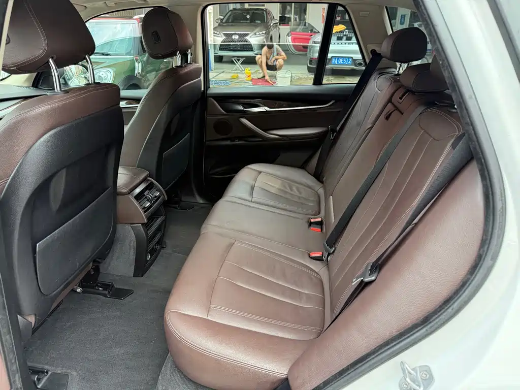 BMW X5 (Import) — миниатюра 11