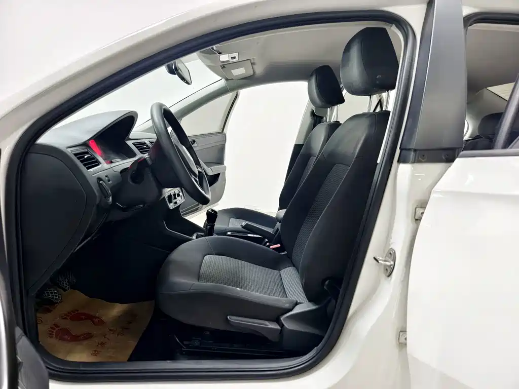 Volkswagen Santana — миниатюра 10