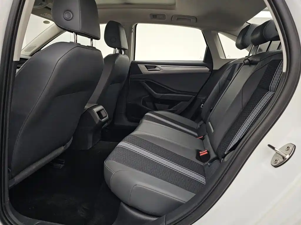 Volkswagen Sagitar — миниатюра 12