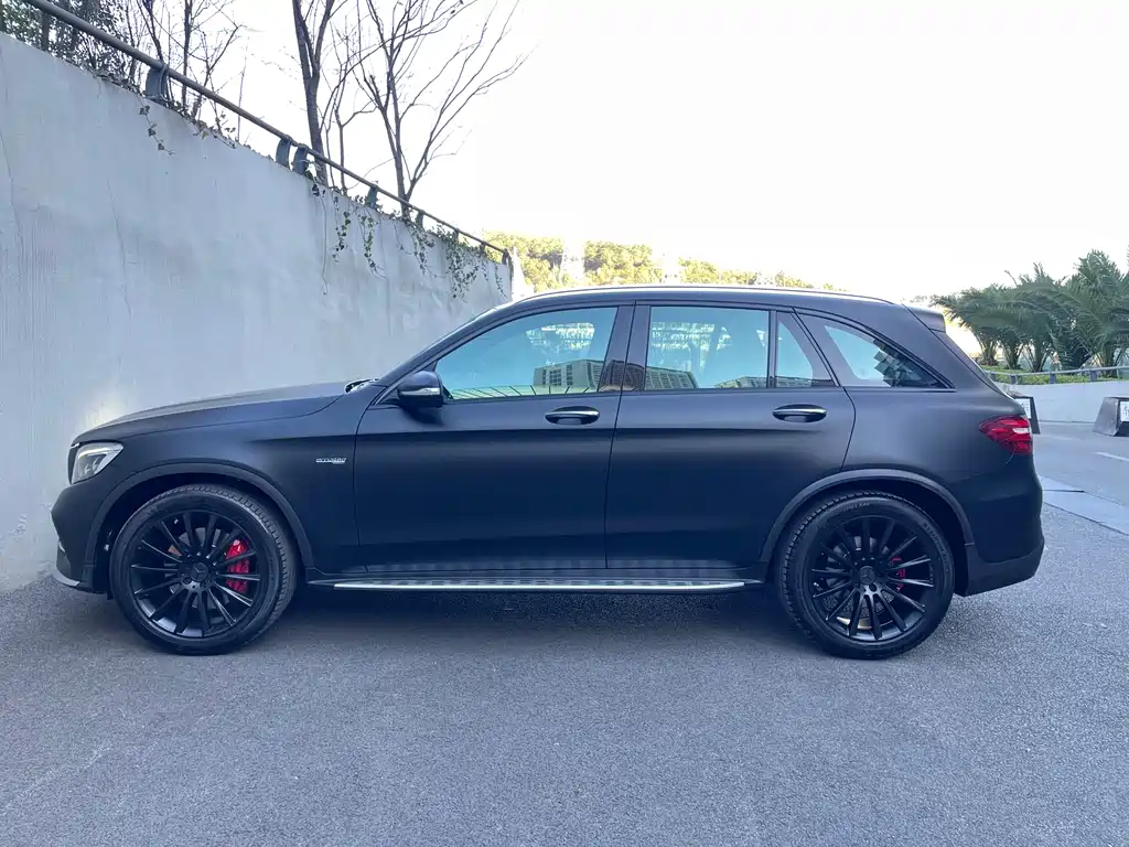 MERCEDES-BENZ GLC AMG