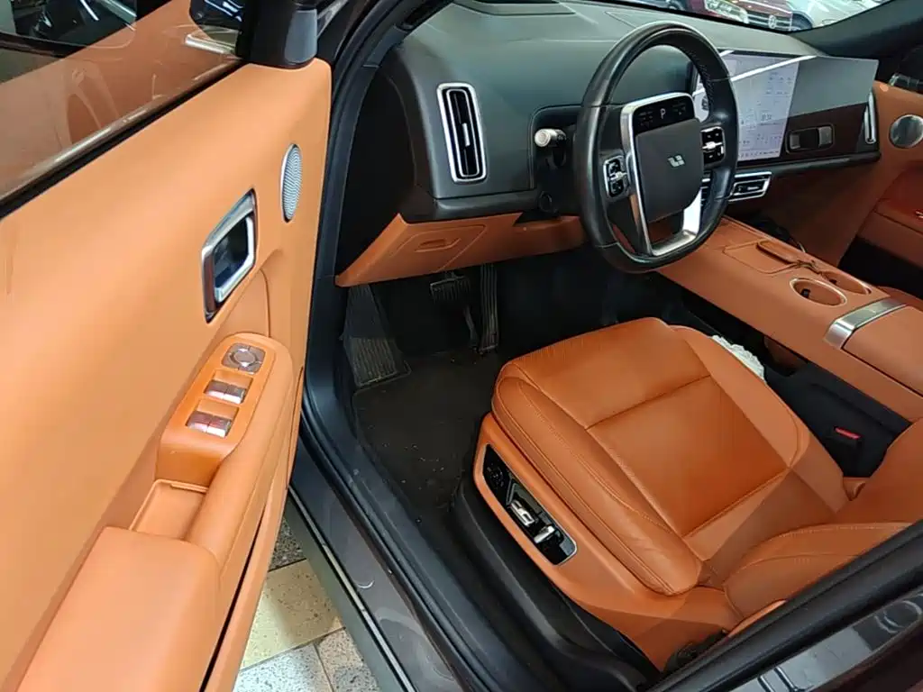 Li Auto Li L8 — миниатюра 16