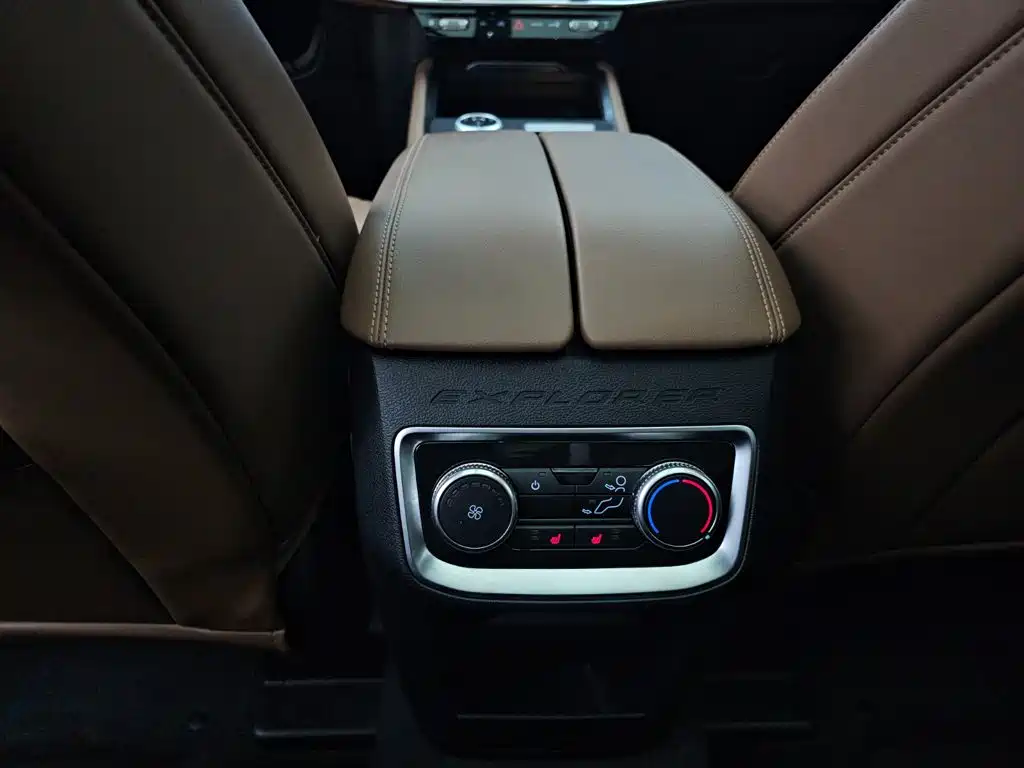 Ford Explorer — миниатюра 13