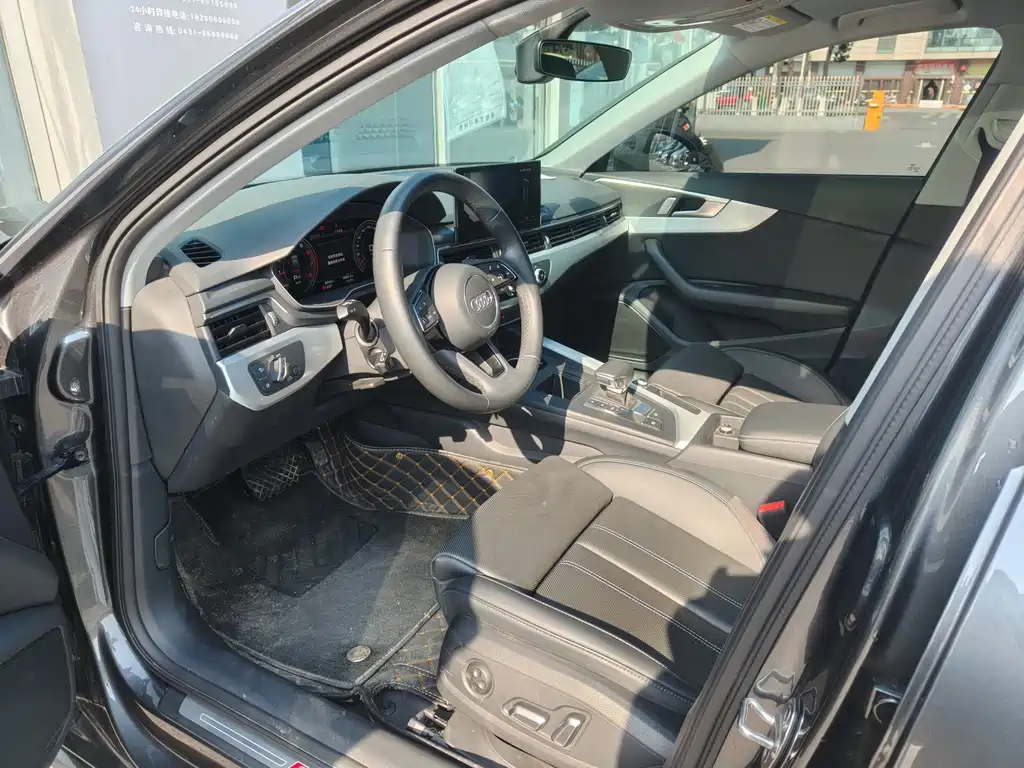 Audi A4L 2023 40 TFSI Fashion