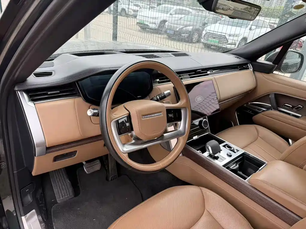 Land Rover Range Rover 2023 3.0 L6 400PS Long Wheelbase