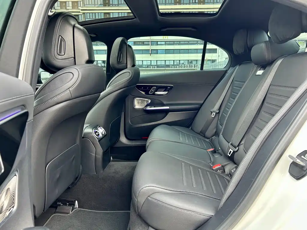 Mercedes-Benz C-Class — миниатюра 10
