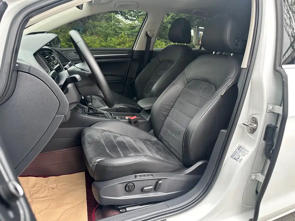Volkswagen Golf — миниатюра 9