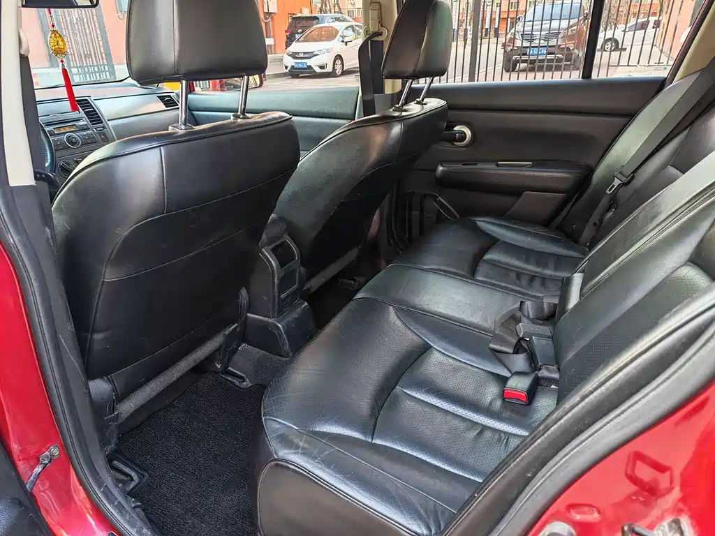 Nissan Tiida 2005 1.6GE AT