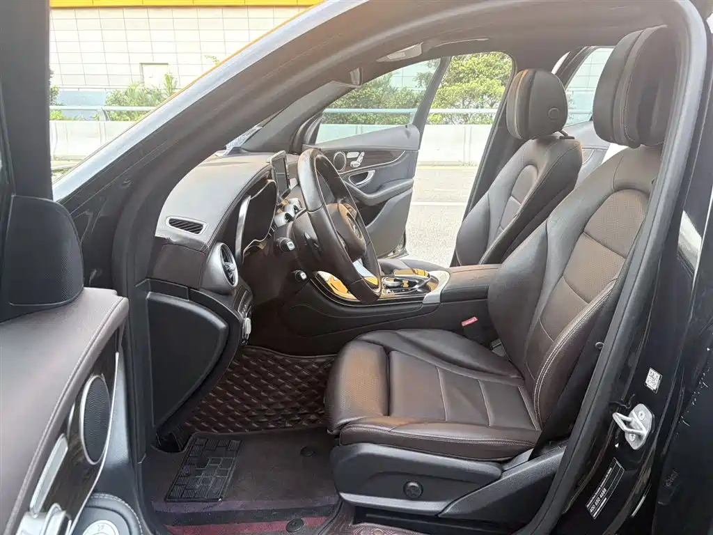 Mercedes-Benz GLC 2018 GLC 260 4MATIC Luxury