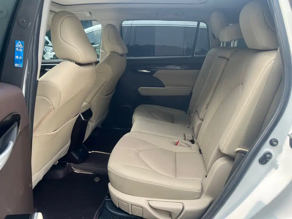 Toyota Highlander — миниатюра 8