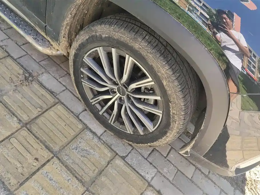 JETOUR X90 PLUS 2024 1.6TD DCT 5 мест