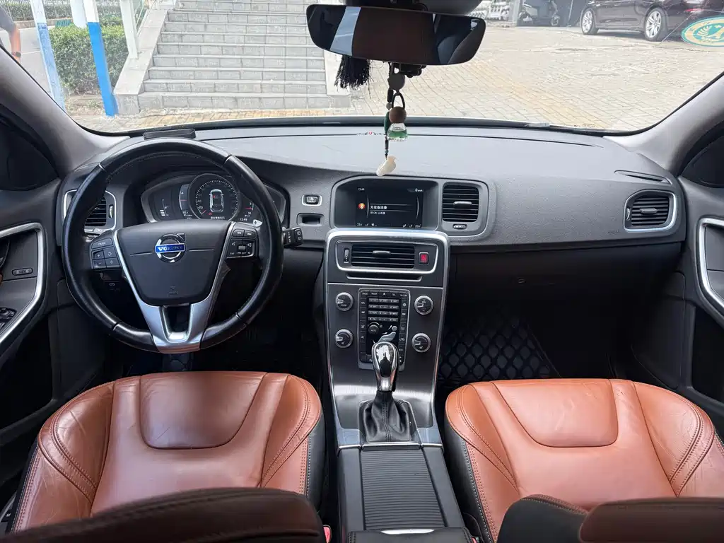 Volvo V60 — миниатюра 9