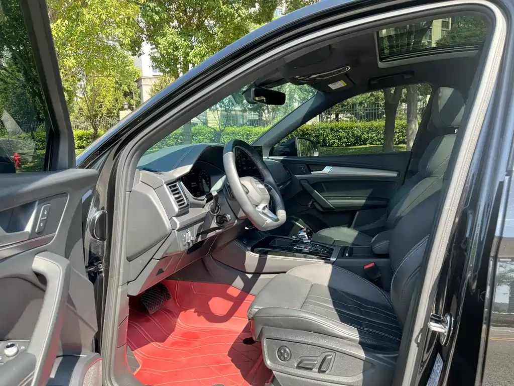 Audi Q5L Sportback — миниатюра 12