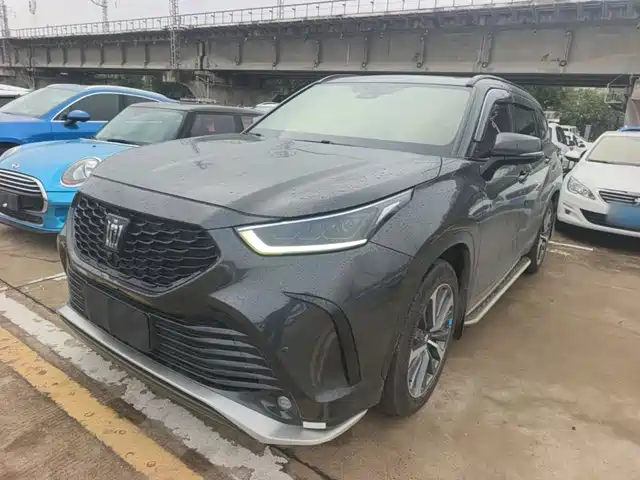 Toyota Crown Kluger