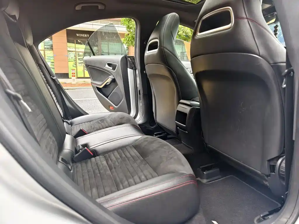 Mercedes-Benz CLA (Import) — миниатюра 13