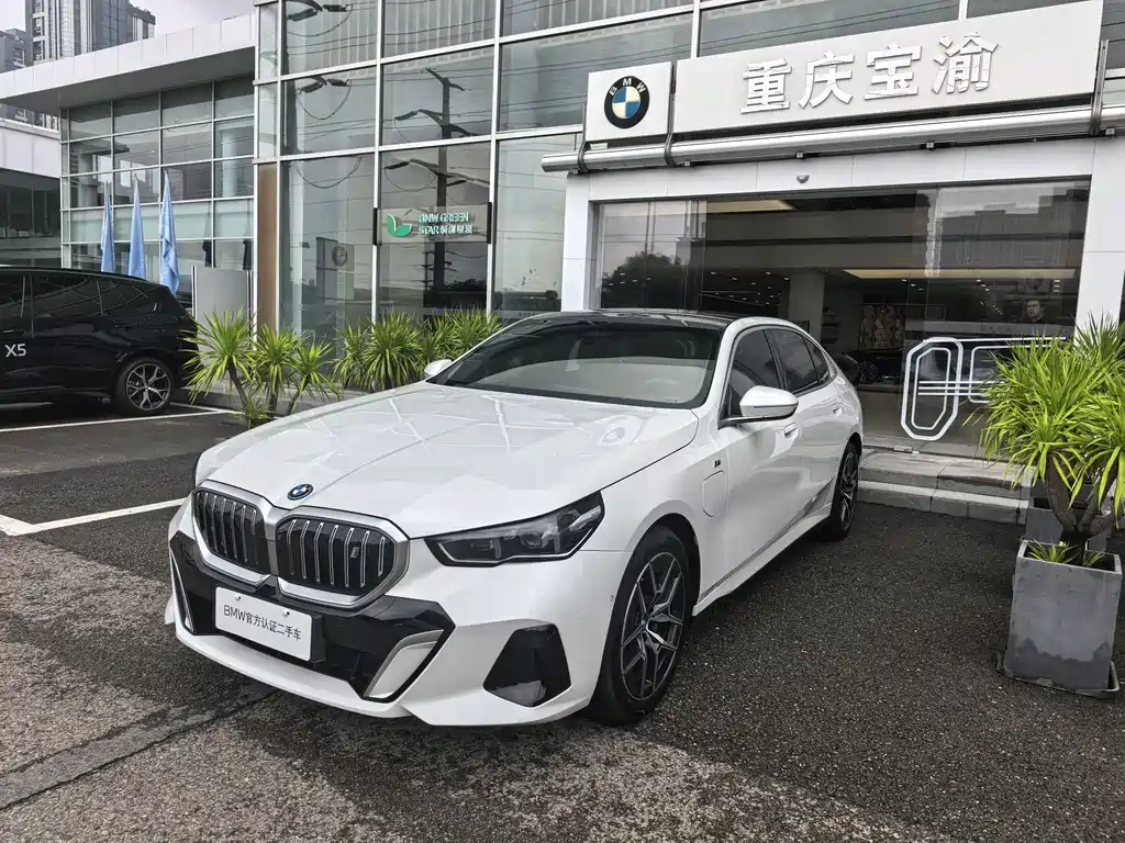 BMW i5