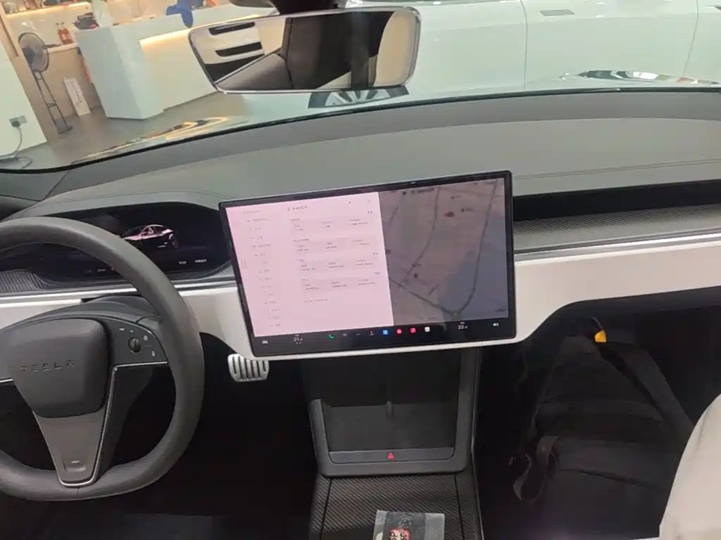 Tesla Model S — миниатюра 6