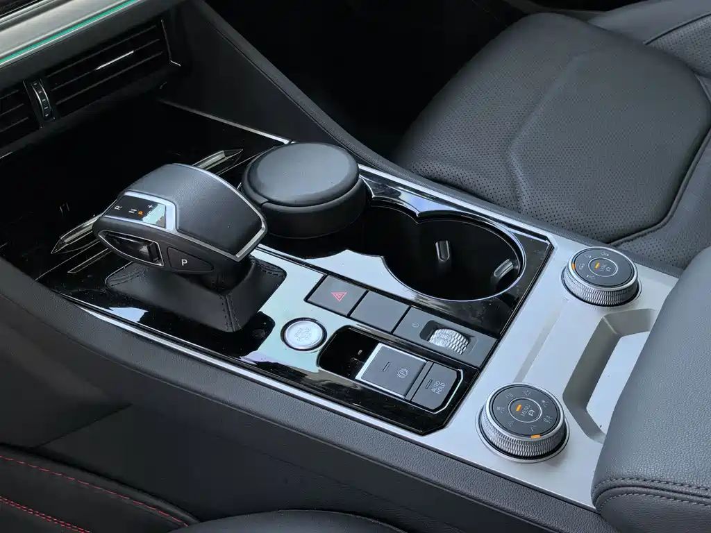 Volkswagen Touareg — миниатюра 9
