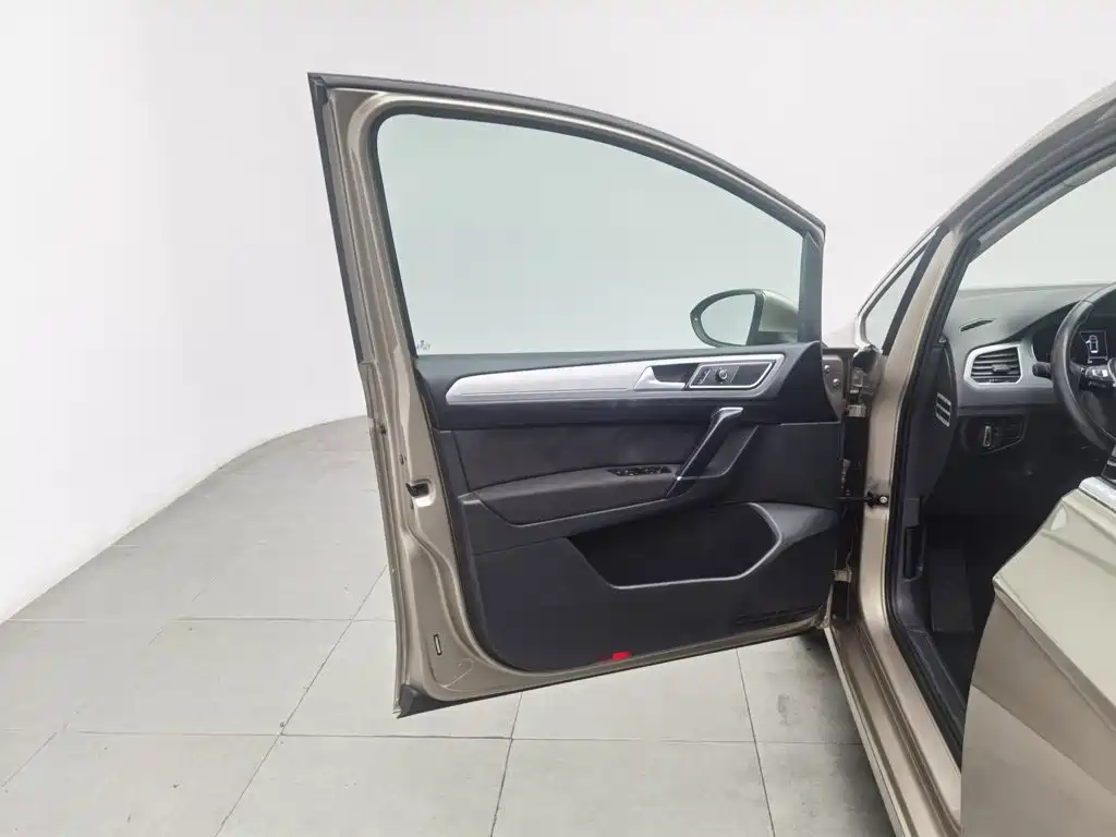 Volkswagen Golf Sportsvan — миниатюра 8