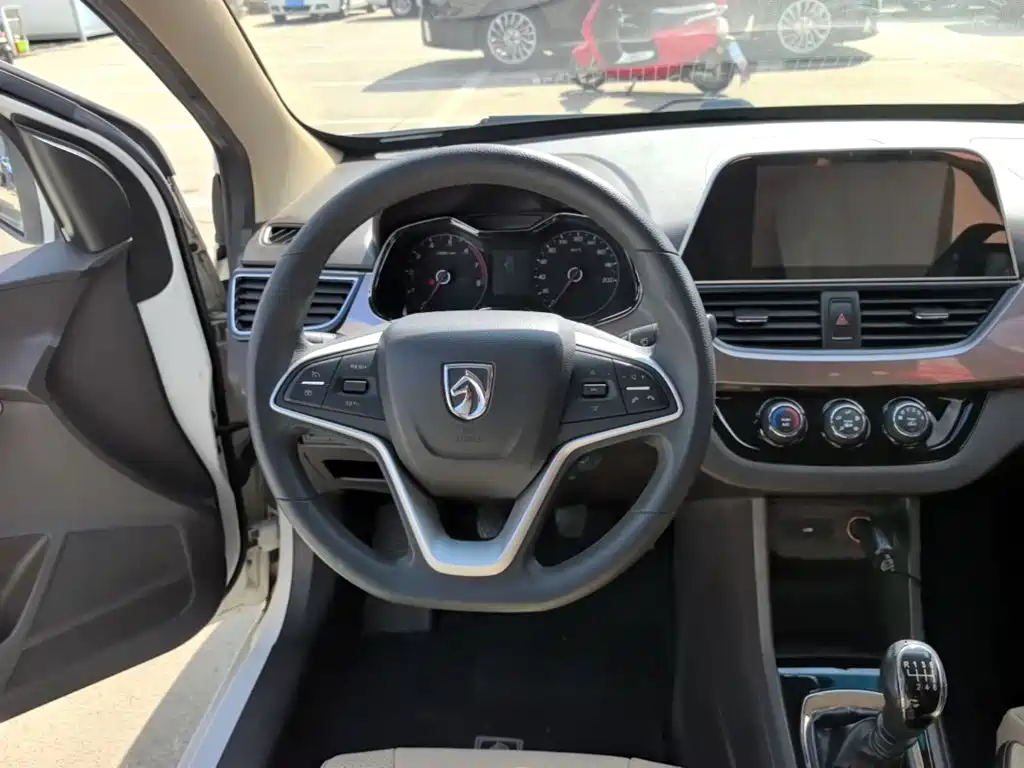 Baojun 310W — миниатюра 11