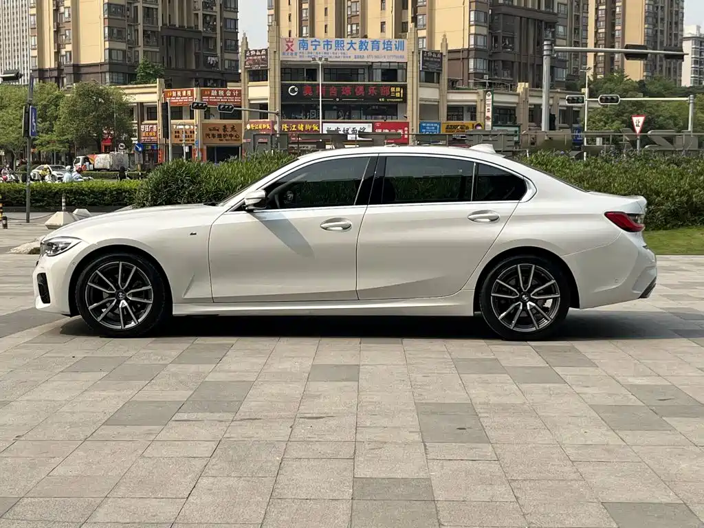 BMW 3 Series — миниатюра 8