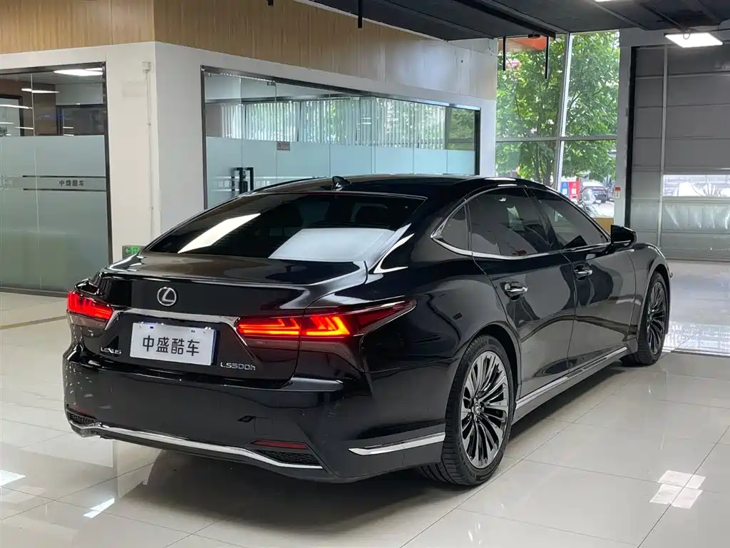 Lexus LS 2021 500h