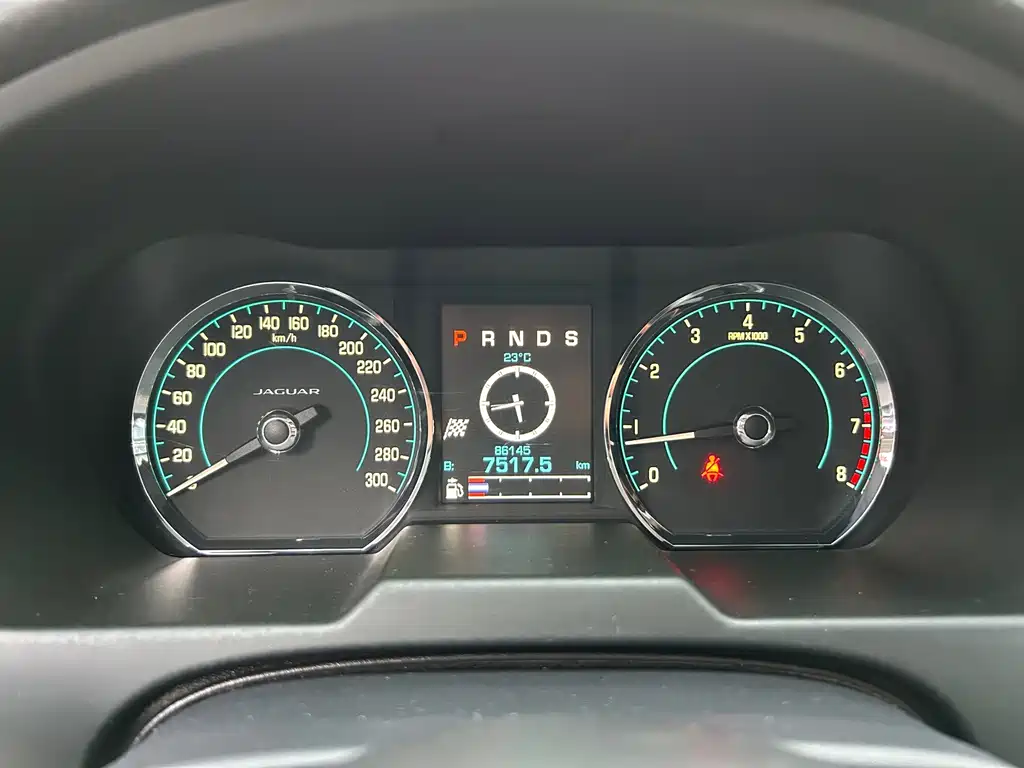 Jaguar XF — миниатюра 10