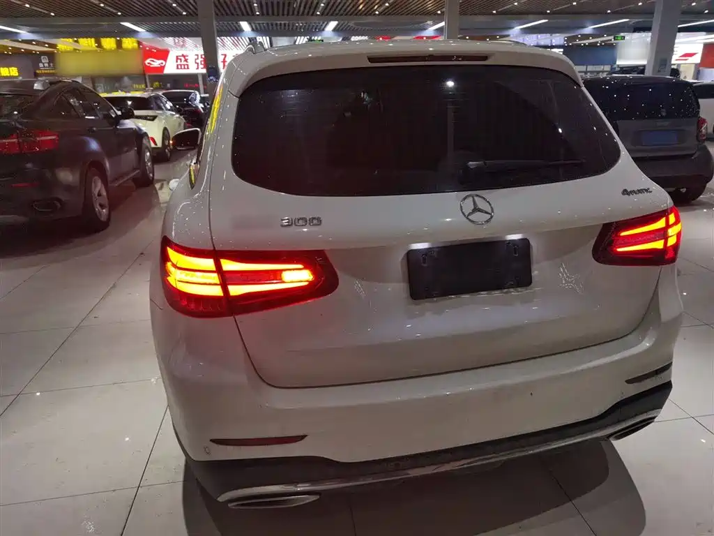 MERCEDES-BENZ  GLC