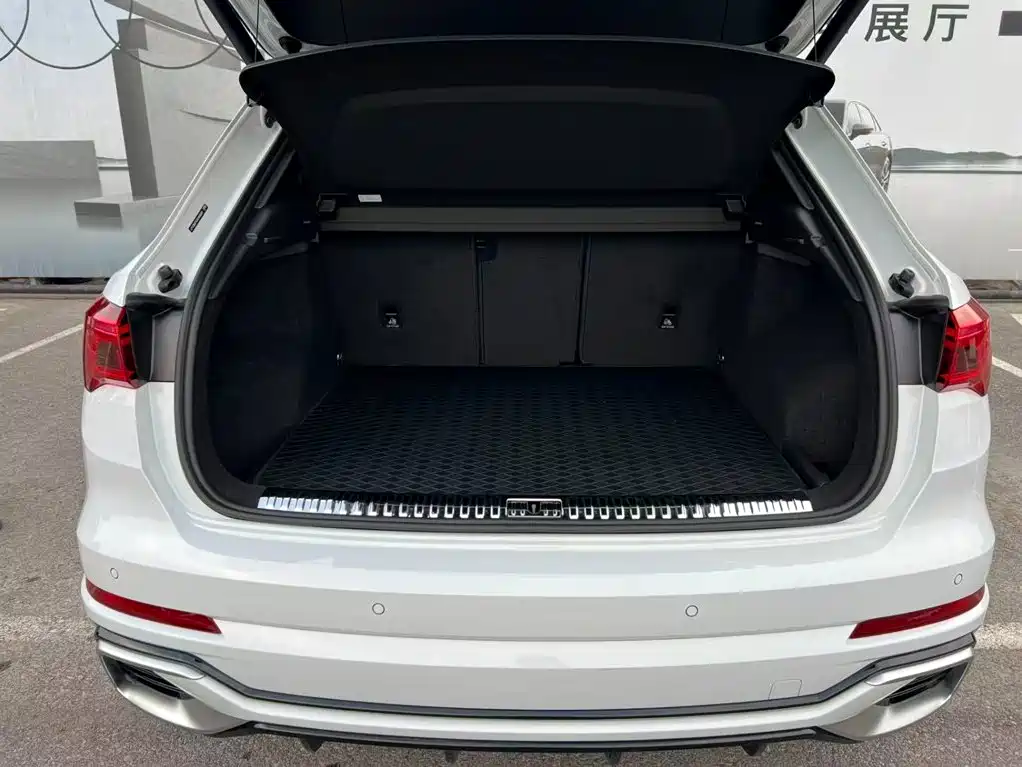 Audi Q3 — миниатюра 10