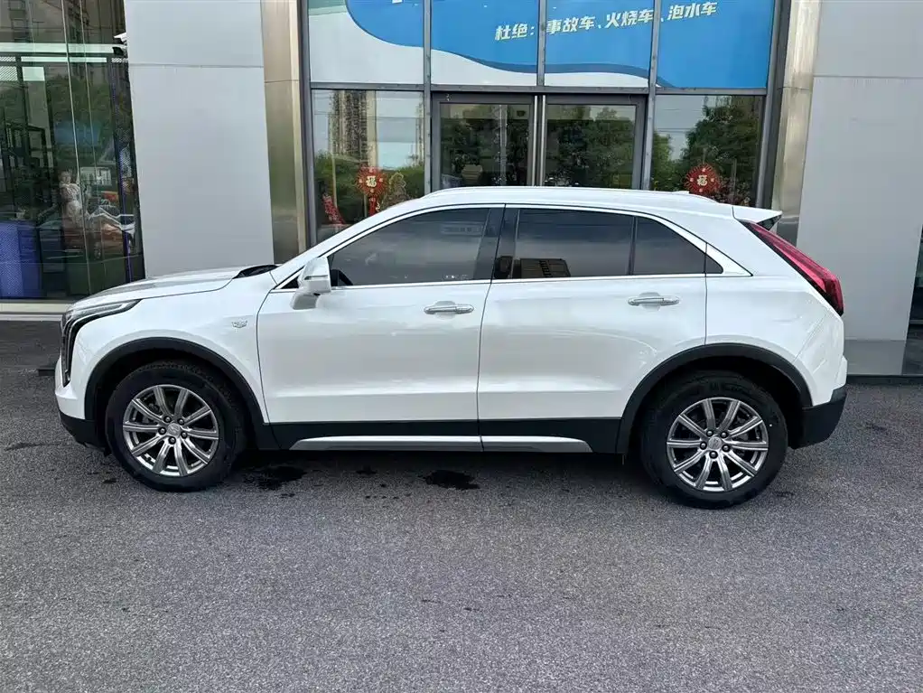 Cadillac XT4 2018 28T Lead